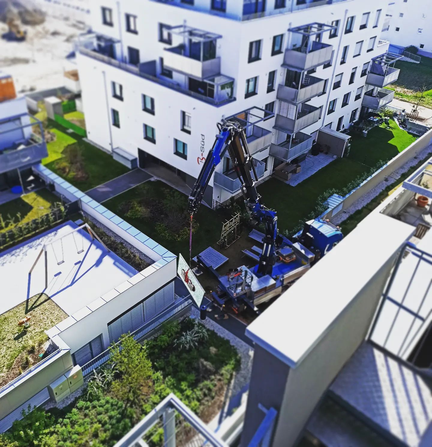 Grüße aus 30 m Höhe 💪
#glasbautechnik #glasereigrill #glasbruch #reparatur #40mkran